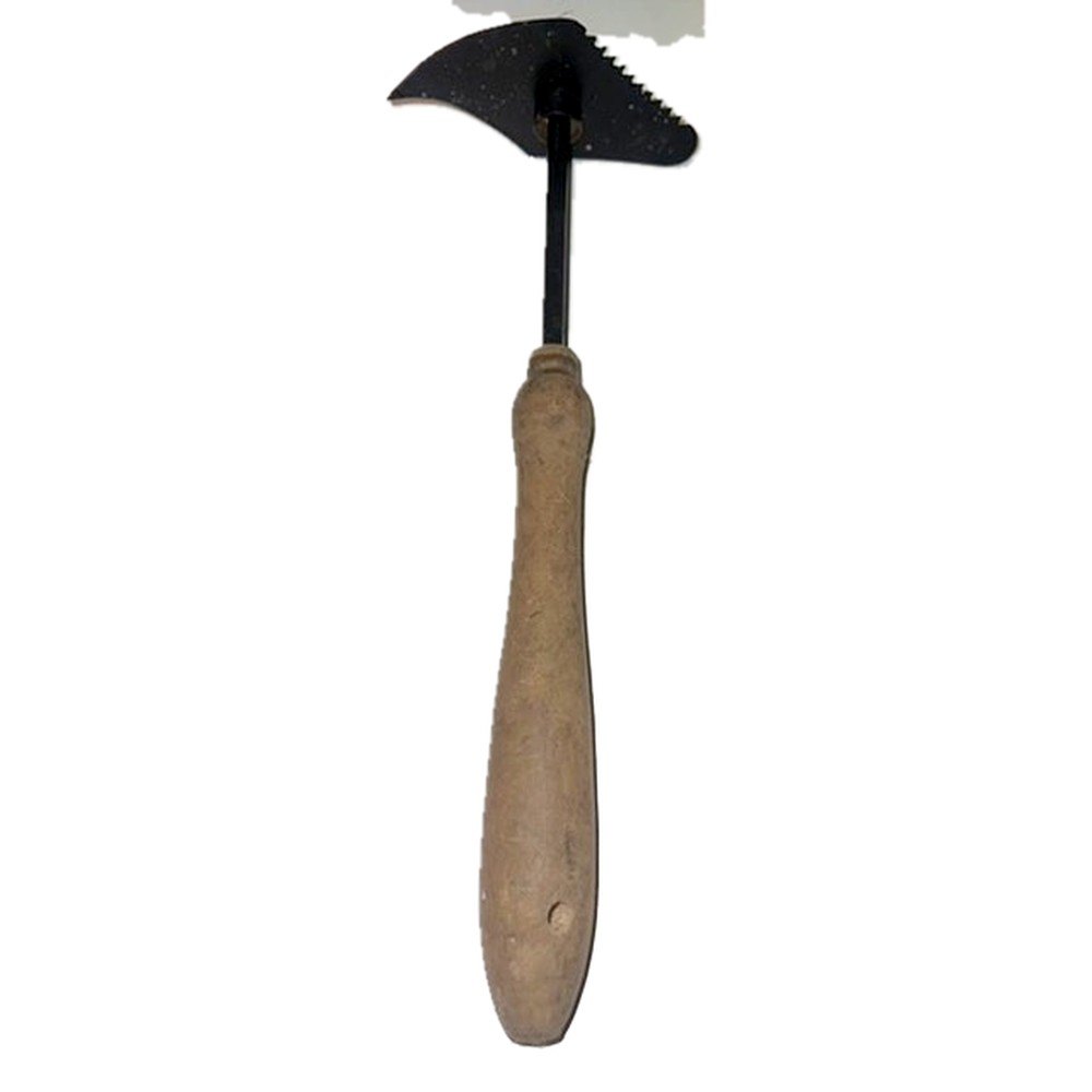 Grattoir denté à manche en bois